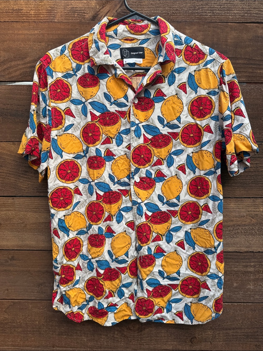 Original Use Yellow, Red & Blue Citrus Print Short Sleeve Button-Down Shirt